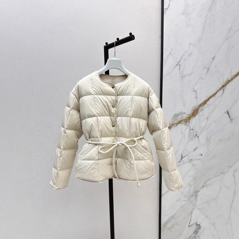 High-Quality m Brand 2025 New Women's Short down Jacket with Belt in Stock High-Quality m Brand 2025 New Women's Short down Jacket with Belt in Stock