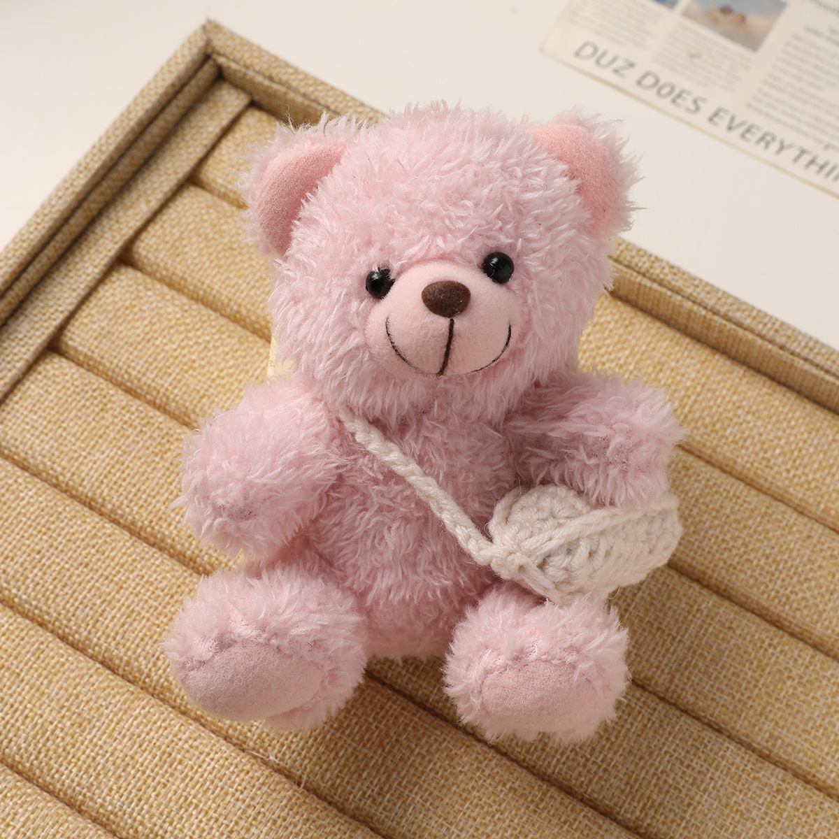 Linda muñeca de oso, bolsa de maní, accesorios colgantes, bolsa de ganchillo tejida a mano de bricolaje, accesorios de muñeca de felpa