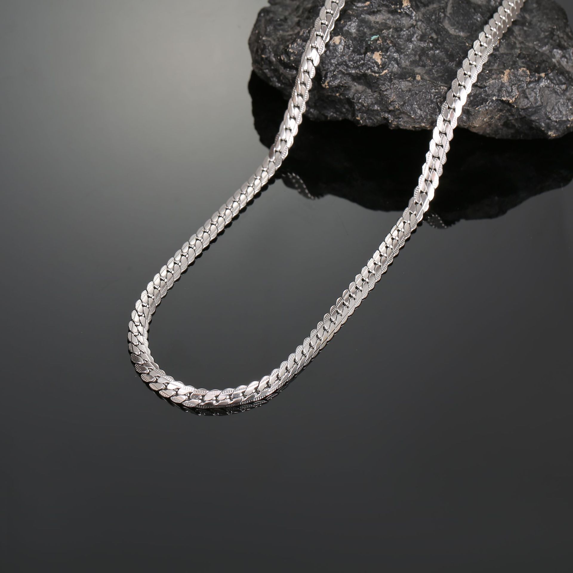 Daily Occasion Fashion Geometric Titanium Steel Plating Unisex Necklace 1 Piece
