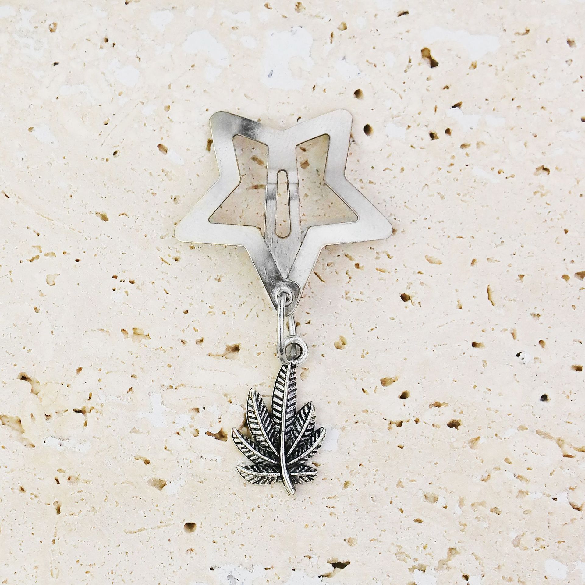 10g Weight Charm Hair Clips Hair Accessories Type 1 Piece Quantity Holiday, Street Occasion Iron Material Animal, Star, Life Tree Pattern All Seasons Season Women's Gender IG Style, Cute Style IG Style Cute Women's Animal Star Life Tree Iron Charm Hair Clips 5