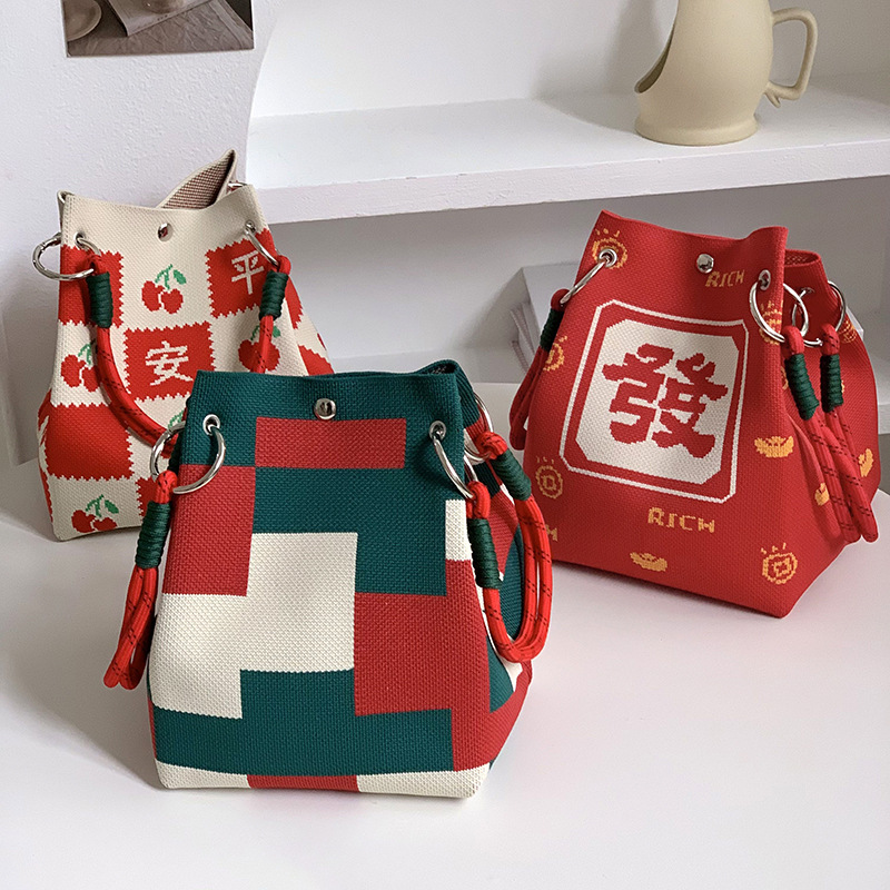 Bolsas de punto nuevas bolsas de hebilla de anillo trenzadas bolsas de mano de hebilla magnética tridimensional bolsas de mano bolsas de mano bolsas de hombro fábrica al por mayor