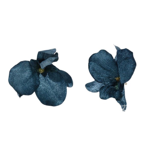 Velvet hair accessory for bride