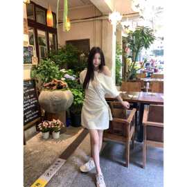 斜肩褶皱连衣裙女夏季通勤修身温柔独特气质优雅短裙图片色修身型