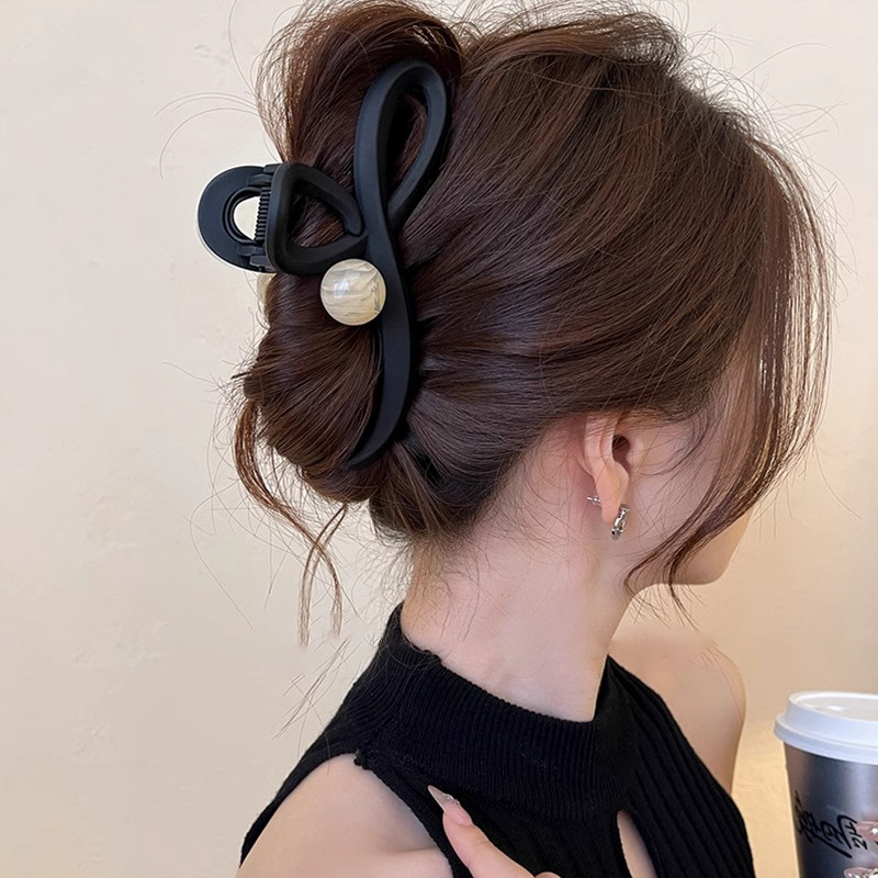 Menos volumen de cabello, clip de agarre femenino, sentido avanzado 2025, nueva horquilla para el cabello en la parte posterior de la cabeza, clip mediano de tiburón, tocado, horquilla