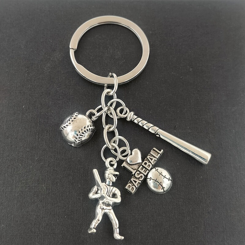 Mini keychain engraved with the words "I love baseball" Compact fashion design for men Baseball love