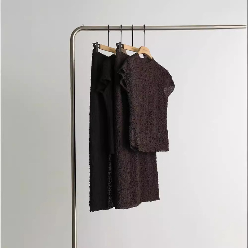 Ready Stock, Who Looks Good When Worn, Silk Crepe Textured Elastic Slim Top and Skirt Suit Two-Piece Set for Women Ready Stock, Who Looks Good When Worn, Silk Crepe Textured Elastic Slim Top and Skirt Suit Two-Piece Set for Women
