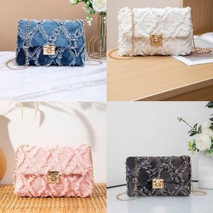 �羳�¿�Ů�μ��ţ�в�朗l���wС������Ʒ�|���ٴ�r��б���