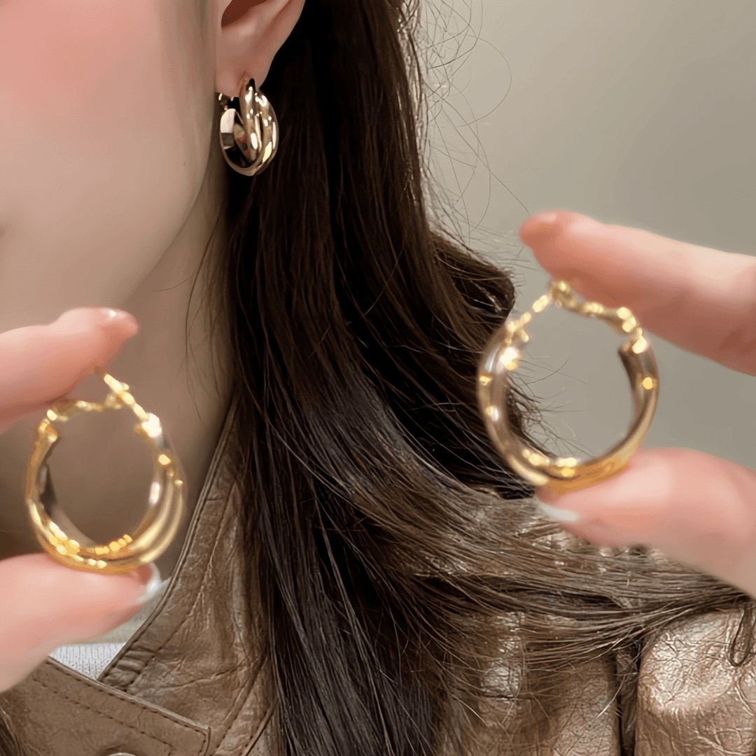 Cross-Border Popular Möbius Gold Earrings for Women Niche Twisted Texture Fashionable Elegant High-End Earrings Earrings
