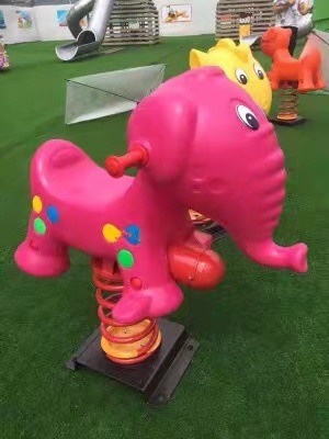 Caballo de Troya al aire libre caballo mecedora para niños individuales y dobles primavera de dibujos animados sacudiendo Yaole instalaciones de entretenimiento Balancín comunitario multifuncional