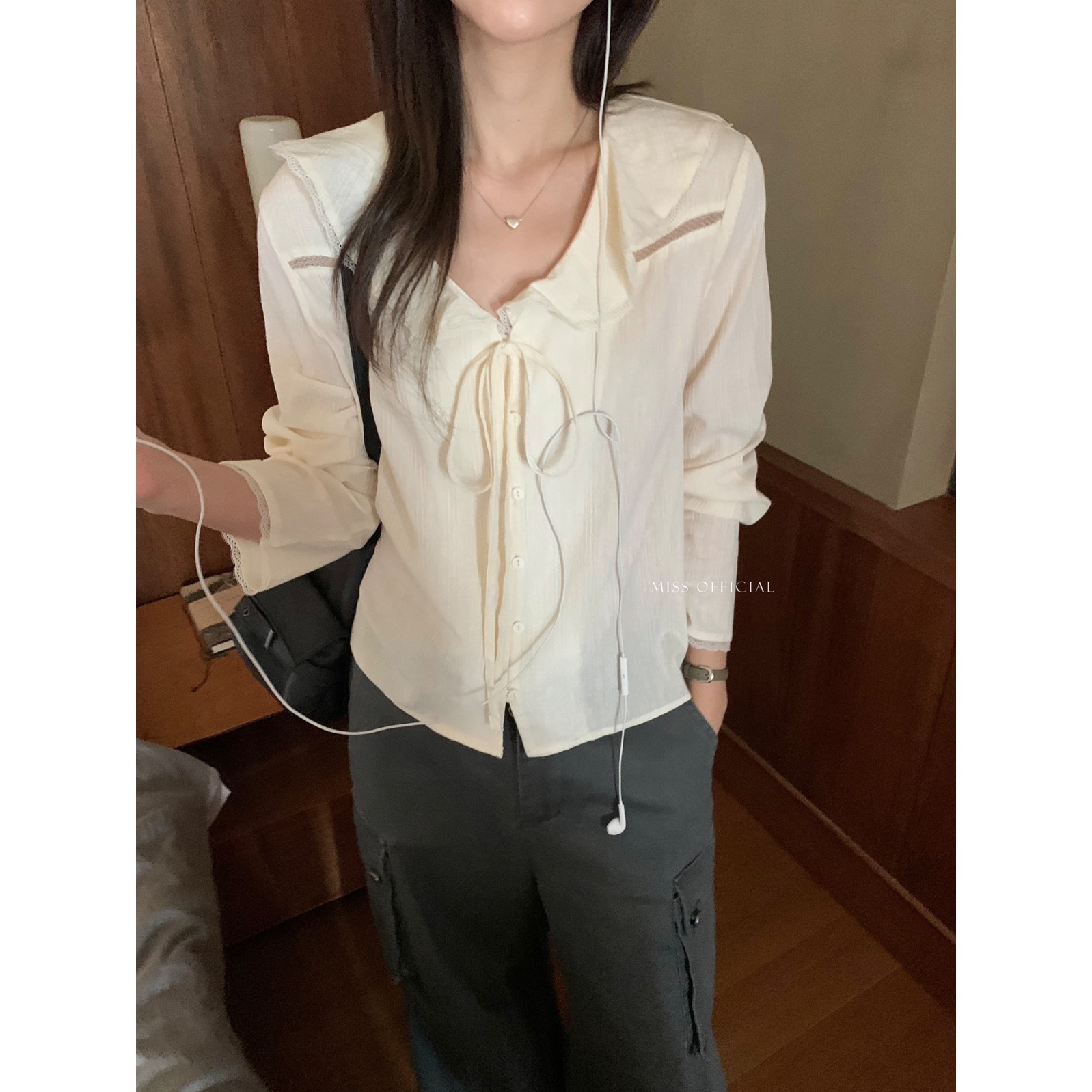 早秋上新！【密思家】元气少女feel蕾丝边系带俏皮气质小衫33901