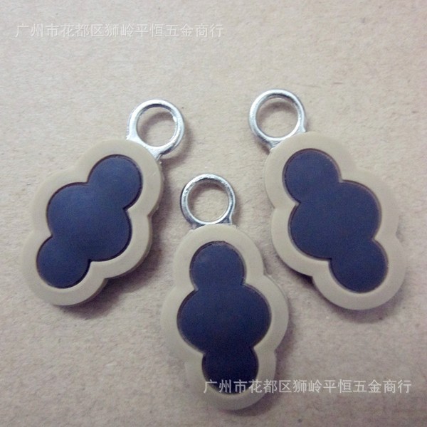 云朵形拉头，滴胶拉头，厂家定 制，箱包配件