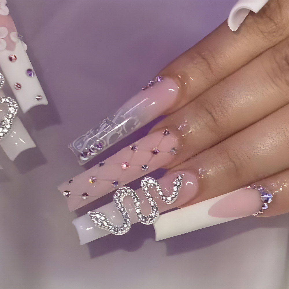 Comercio extranjero más vendido perforación tubo de agua piezas de uñas 3D dulce y fresco viento desgaste de uñas 24 piezas de parche de manicura exquisita