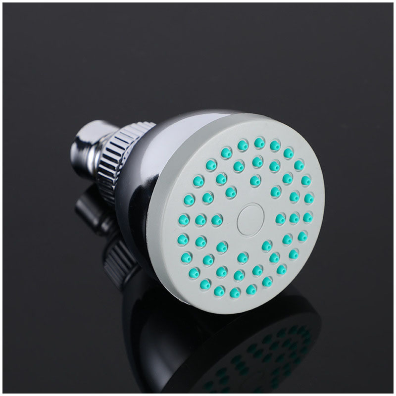 The hotel bathroom is equipped with a household shower head, a circular shower head, and a detachable shower head for bathing. 4 points Item Picture
