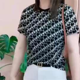 一件代发洋气减龄满印爱心短袖体恤大码遮肚显瘦日常通勤圆领女士