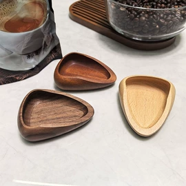 木质工艺品;衣钩/挂钩;配套器具