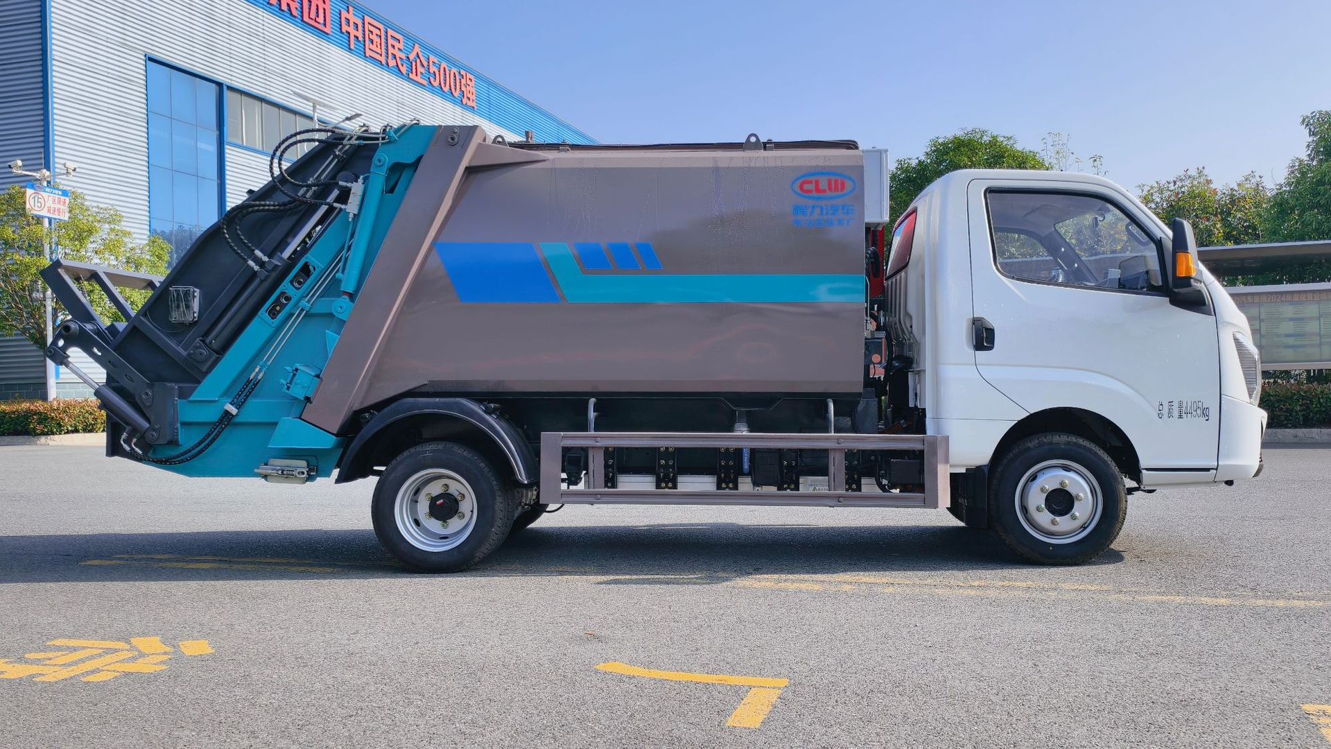 New energy 3-cubic-meter small compactor garbage truck with sealing system, retractable Aochi electric 6-cubic-meter garbage truck
