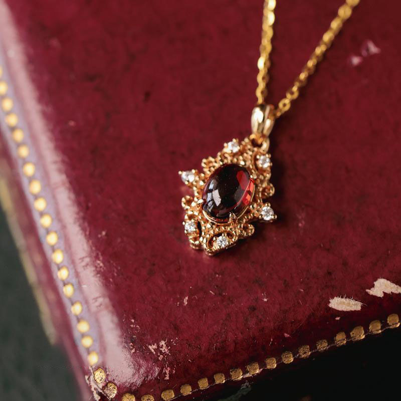 Designer Elements Palace Style Garnet Medieval Necklace European Retro Jewelry_voghion.com