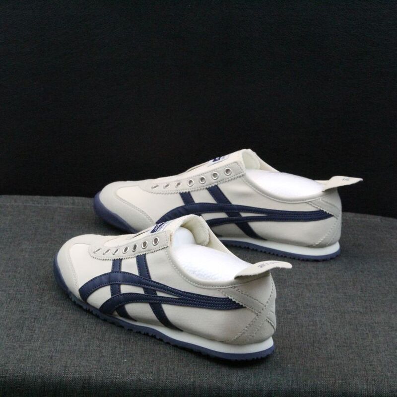 Trendy Flat Men's Canvas Shoes Summer 2025 New Style White Shoes Men's Casual Breathable Low-Top Sneakers Trendy Flat Men's Canvas Shoes Summer 2025 New Style White Shoes Men's Casual Breathable Low-Top Sneakers