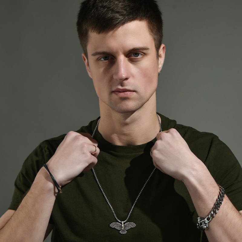 Collar de halcón para hombre vintage plata thai cadena larga_voghion.com