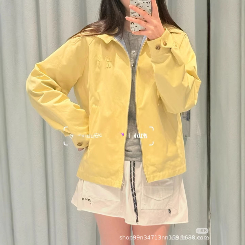 26 Early Spring Goose Yellow Jacket with Blue and White Plaid Lining, College Style, Elegant and Skin-Brightening Coat, Not the Exact Version, Free Gift