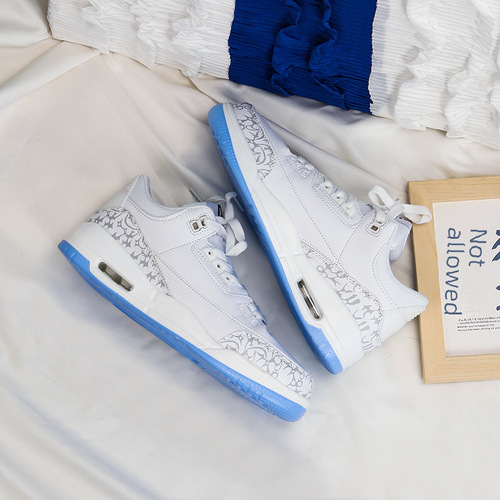 New unisex couple dad shoes, sporty sneakers, versatile white sneakers with graffiti, Instagram-style Hong Kong fashion cushion shoes, universal style
