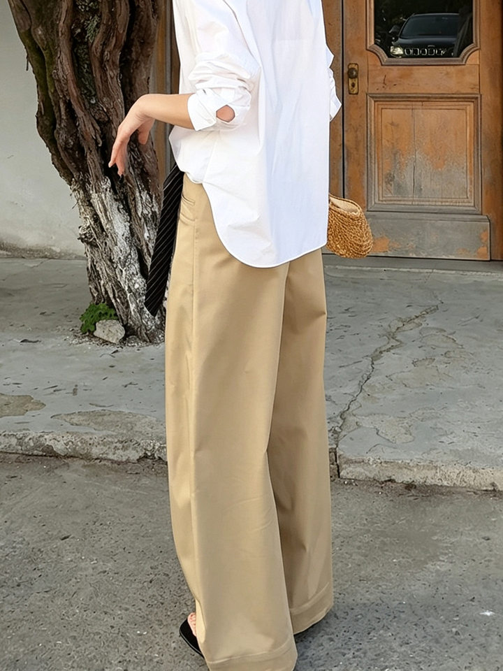 Quần tây nữ ống đứng dáng rộng cạp cao, phong cách tối giản, vải rủ nhẹ — Màu kaki sương mù