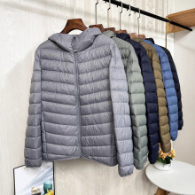 轻薄羽绒服男2025年冬季新款连帽90%鸭绒运动轻便保暖短款外套潮