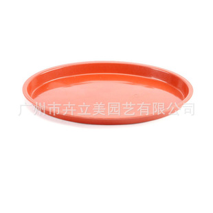 һ�����������������бP���l����׵��S��ֱ�N�tɫ��ˮ�E�A�ε���