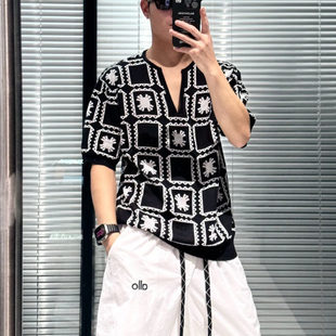 ����С���ļ���ŮV�Iᘿ��r�м~�ۻ�ɫ�ٴ�����e�����@��T��