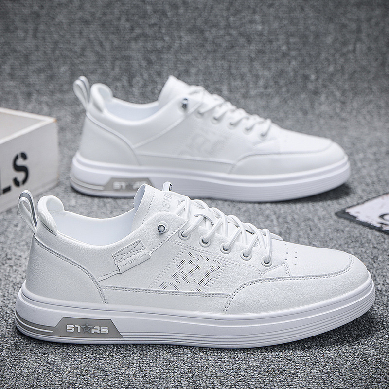 Primavera transpirable zapatos blancos de moda coreana versátil un pedaleo deportivo ocio con suela suave zapatos de moda para hombres 2025 nuevo