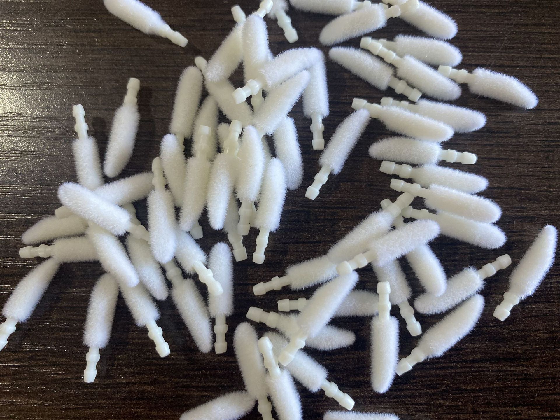 Venta al por mayor cepillo de labios desechable portátil flocado labio cepillo lápiz labial sombra de ojos corrector cepillo maquillaje belleza herramientas