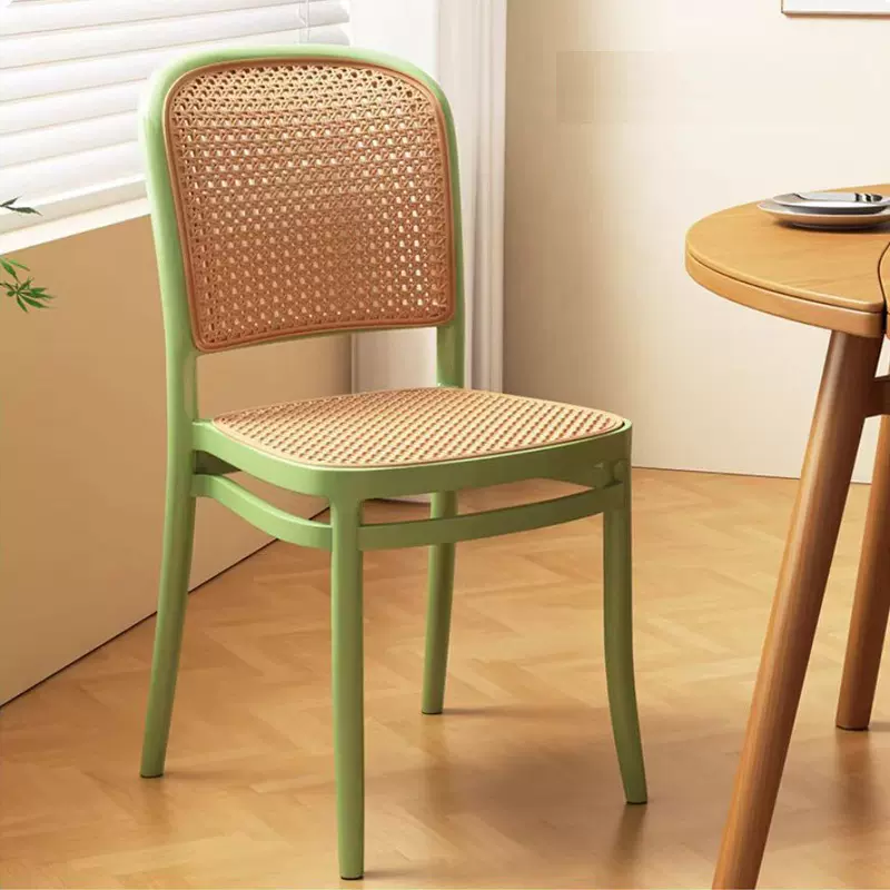 北欧仿藤编塑料椅子家用叠放餐椅休闲靠背椅户外靠背网红耐用桌椅