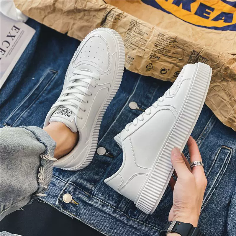 Простые однотонные мальчики маленькие белые туфли кожаные туфли с толстой подошвой четыре сезона одиночные туфли увеличены, спортивная повседневная мужская обувь универсальная