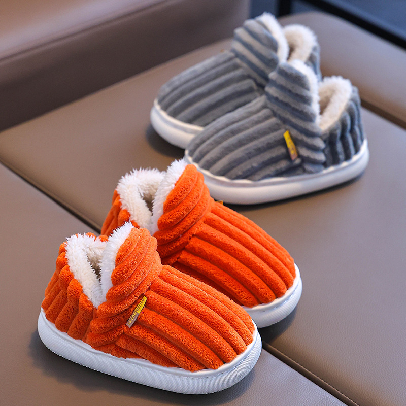 Zapatillas de algodón para niños en invierno para niños y niñas en el interior bolsas de pelo cálidas tacones de niños y medianos zapatos de algodón antideslizantes