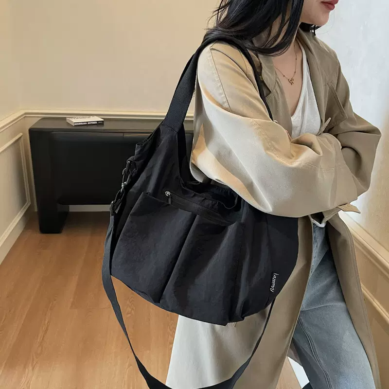 简约纯色单肩包女2025新款托特包斜挎包女高级感大容量通勤百搭