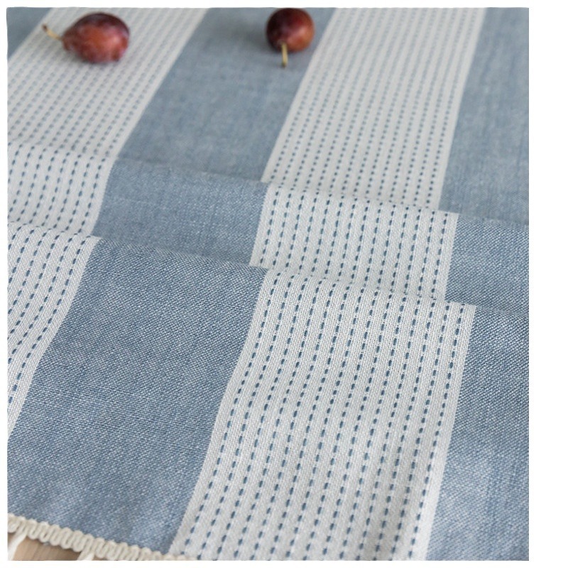 Tovaglia rettangolare da caffè/pranzo INS Nordic in cotone e lino tinta unita con nappe e motivo geometrico a righe e pizzo._voghion.com