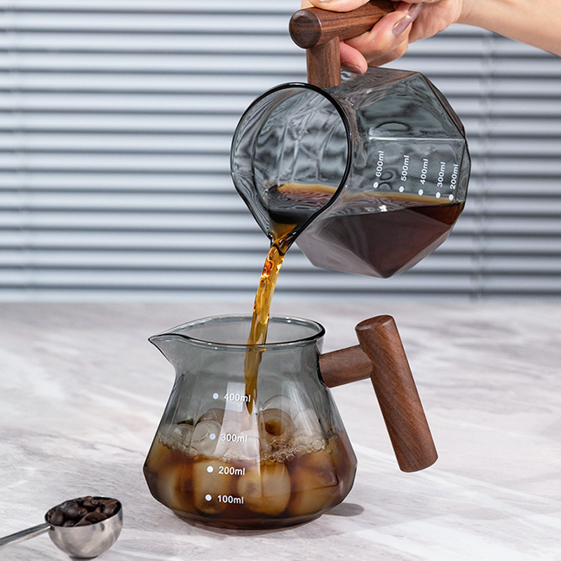 Source Hand-made Coffee Sharing Pot Walnut Handle Black Coffee Pot Household High Temperature Resistance with Scale Cups Source Hand-made Coffee Sharing Pot Walnut Handle Black Coffee Pot Household High Temperature Resistance with Scale Cups
