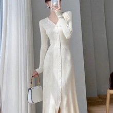 法式气质长款毛衣裙女秋冬单排扣内搭打底裙子修身显瘦针织连衣裙