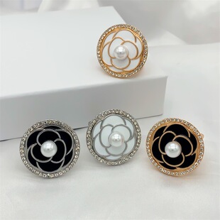 New Silk Towel Buckle Women's Simple Retro Round Pearl Shirt Small Chanel Scarf Buckle Alloy High-end Suit Accessories