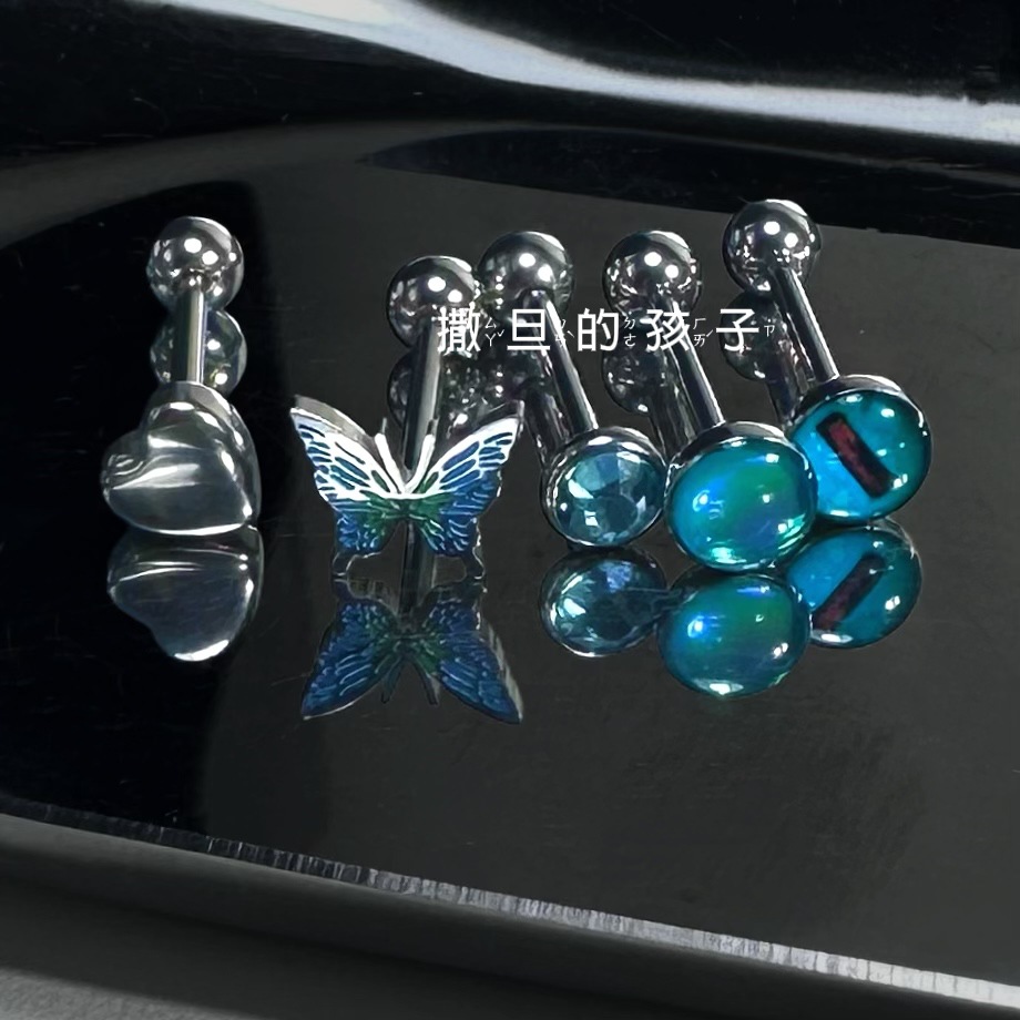 Pointed titanium steel lip stud product view