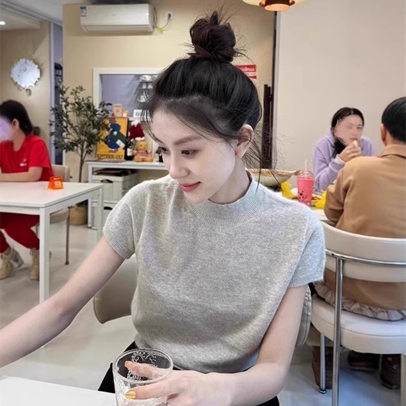 회색