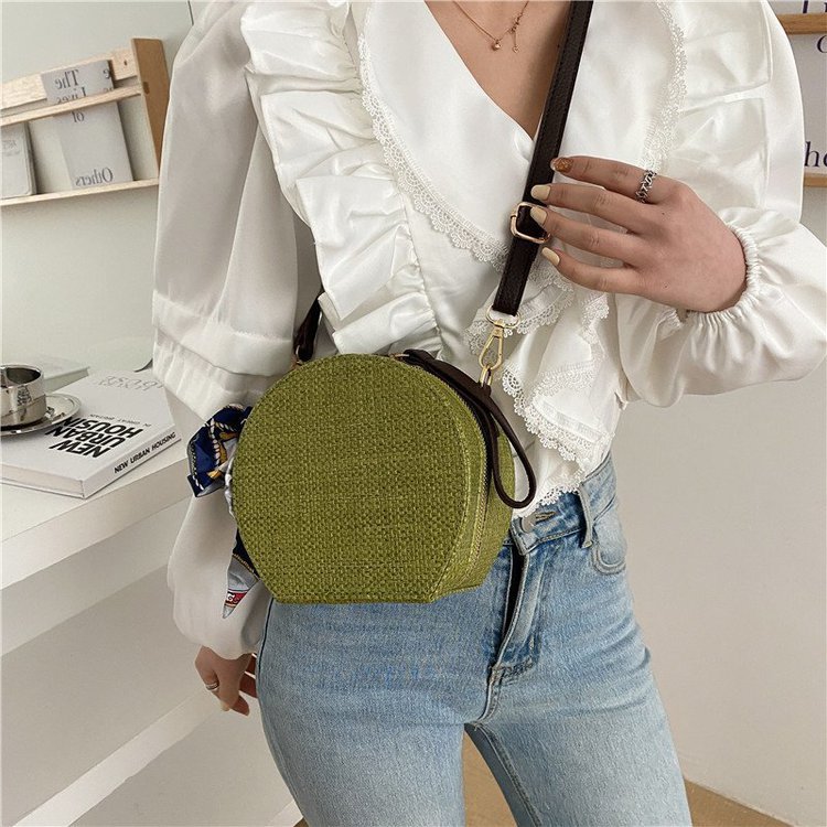 Korean Shoulder Messenger Portable Round Bag display picture 2