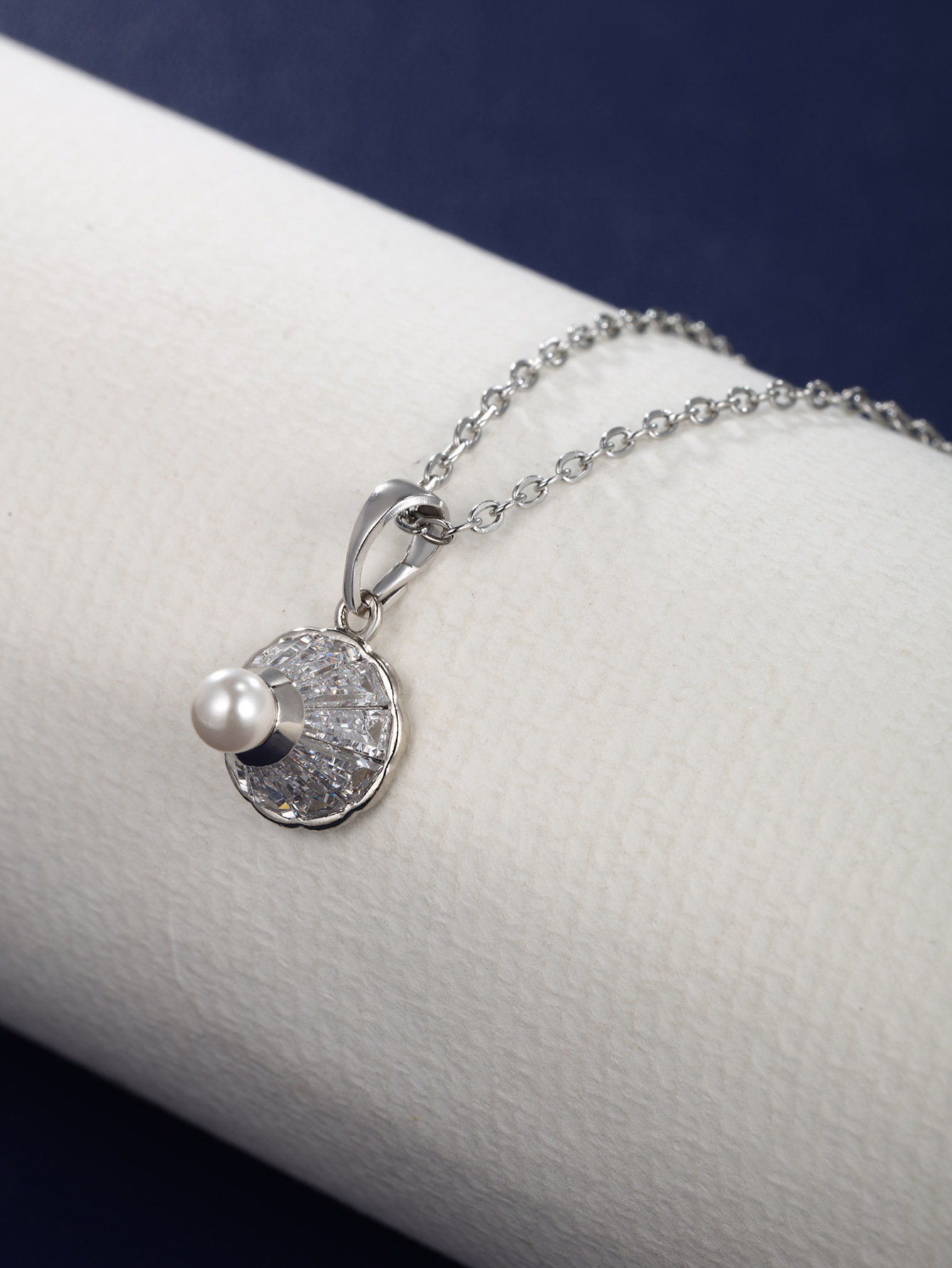 Joyería Xuping, Collar de Perlas de Imitación de Lujo Ligero y Moderno, Accesorios de Otoño e Invierno, Colgante Elegante de Alta Gama, Venta al por Mayor