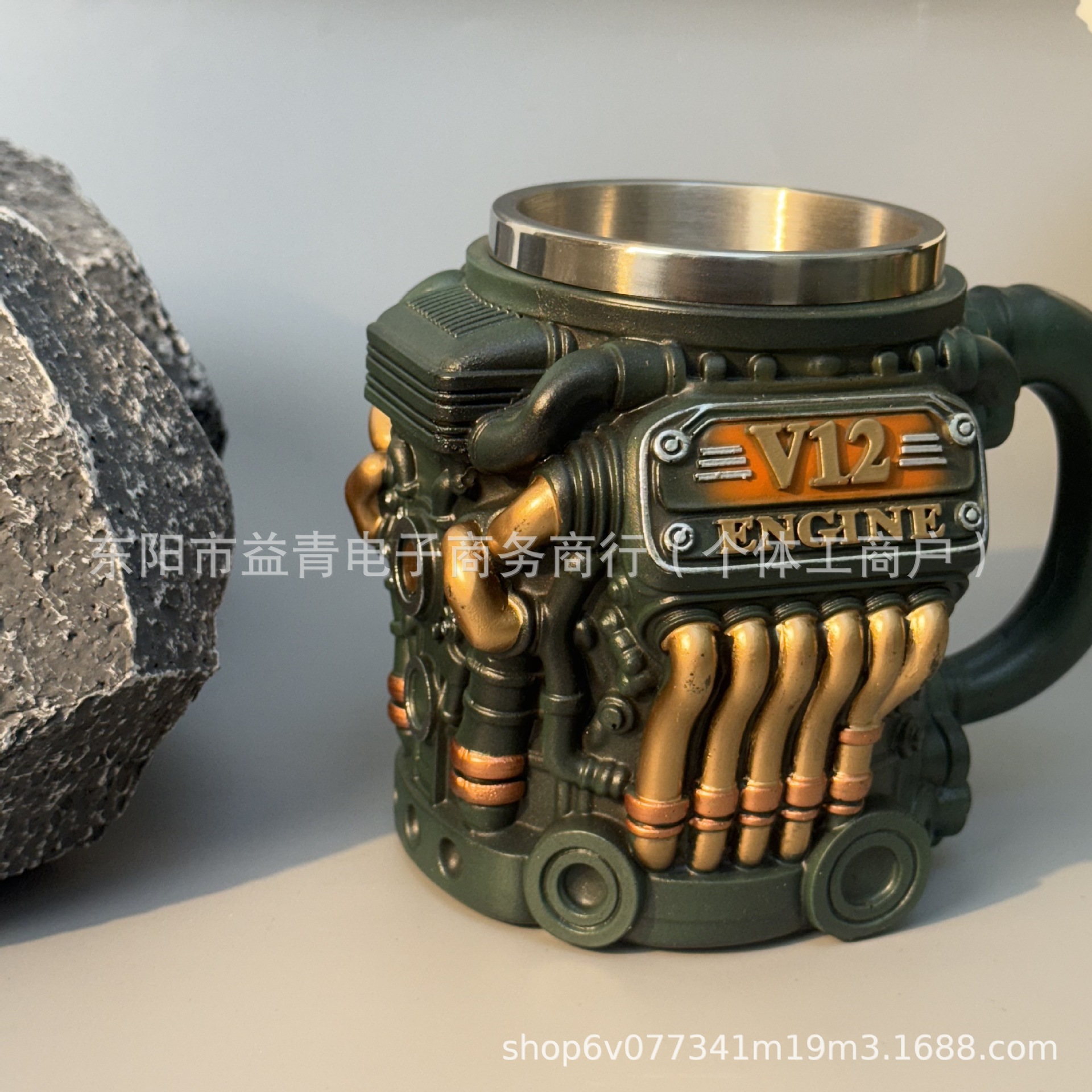 Nuevos productos transfronterizos V12 motor de resina con taza de revestimiento interior simple personalidad mecánica taza de acero inoxidable