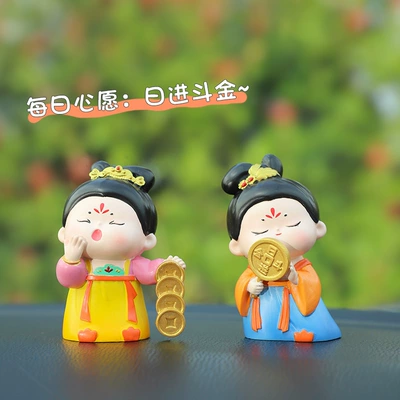 Four rich women antique: Car ornaments