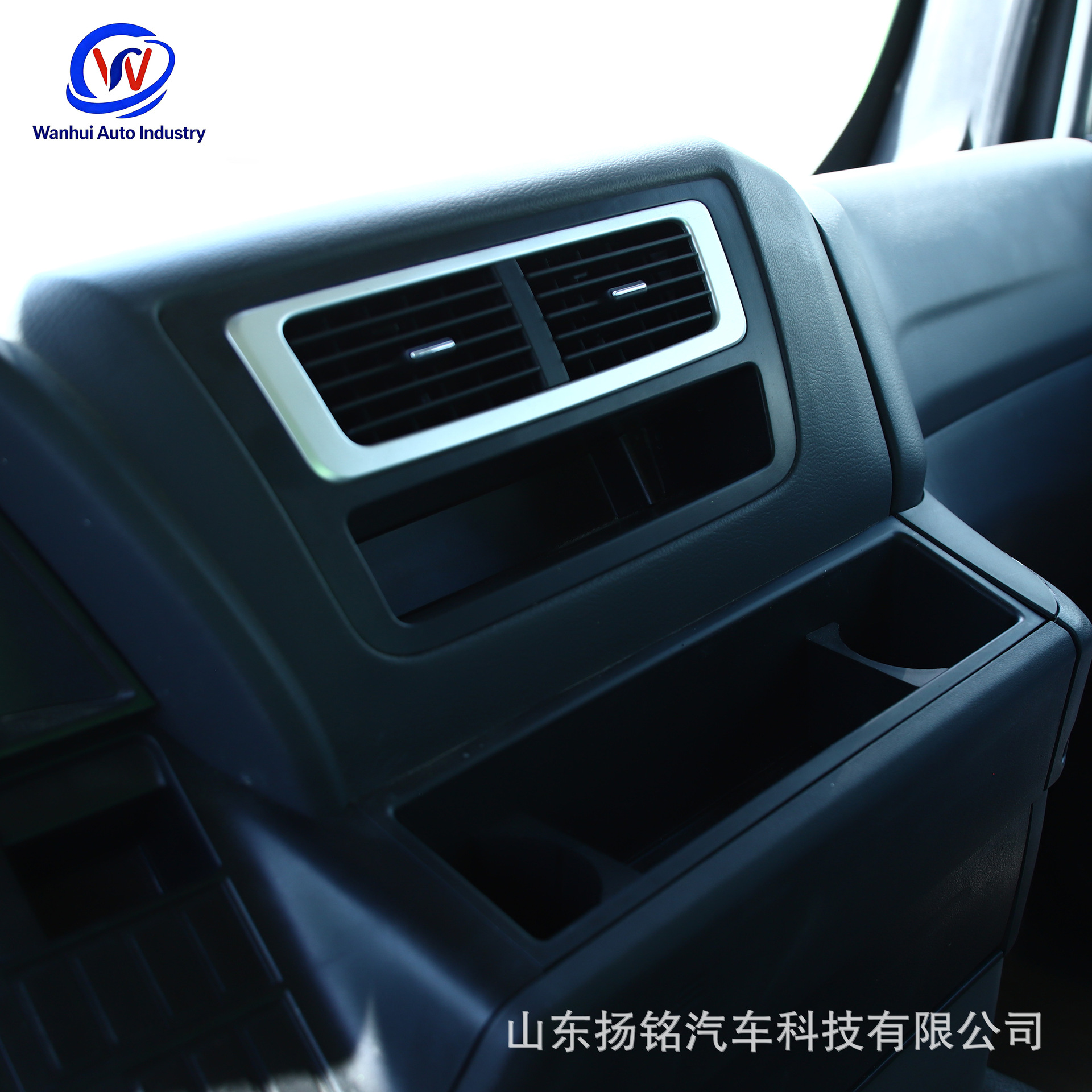 Sinotruk Shandeka Front-Four-Wheel-Drive and Rear-Eight-Wheel-Drive Engineering Vehicle, 380 Horsepower Dump Truck for Transporting Gravel and Sand