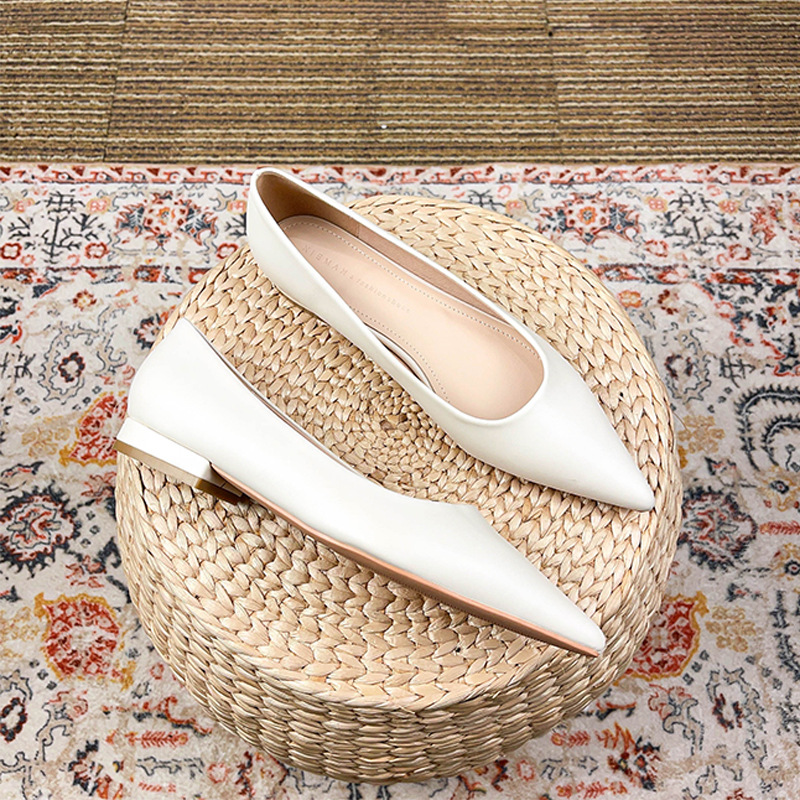 19601 Soft soled professional black flat shoes for women with pointed toes and shallow mouth, not tiring feet. 2024 new_voghion.com