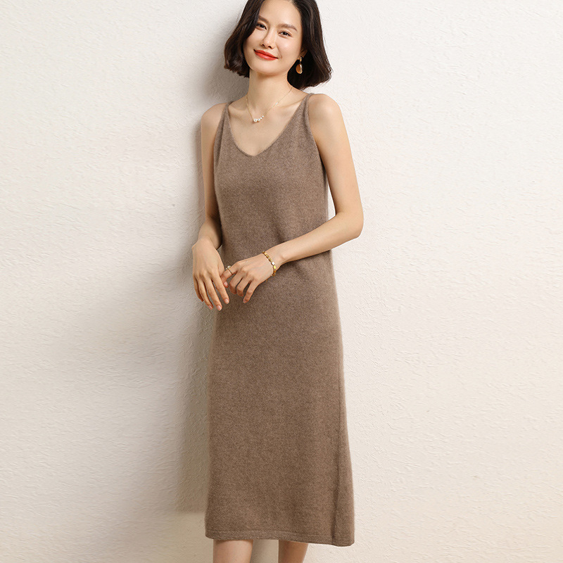V-neck solid color cashmere suspenders women's knee-length knitted sleeveless vest skirt loose wool base dress V-neck solid color cashmere suspenders women's knee-length knitted sleeveless vest skirt loose wool base dress