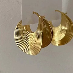 フランス式の金属のレトロな気質の高級感の耳のボタンの小さい大衆の設計はシンプルで個性が精巧で清新な耳の輪の潮の装飾品です。