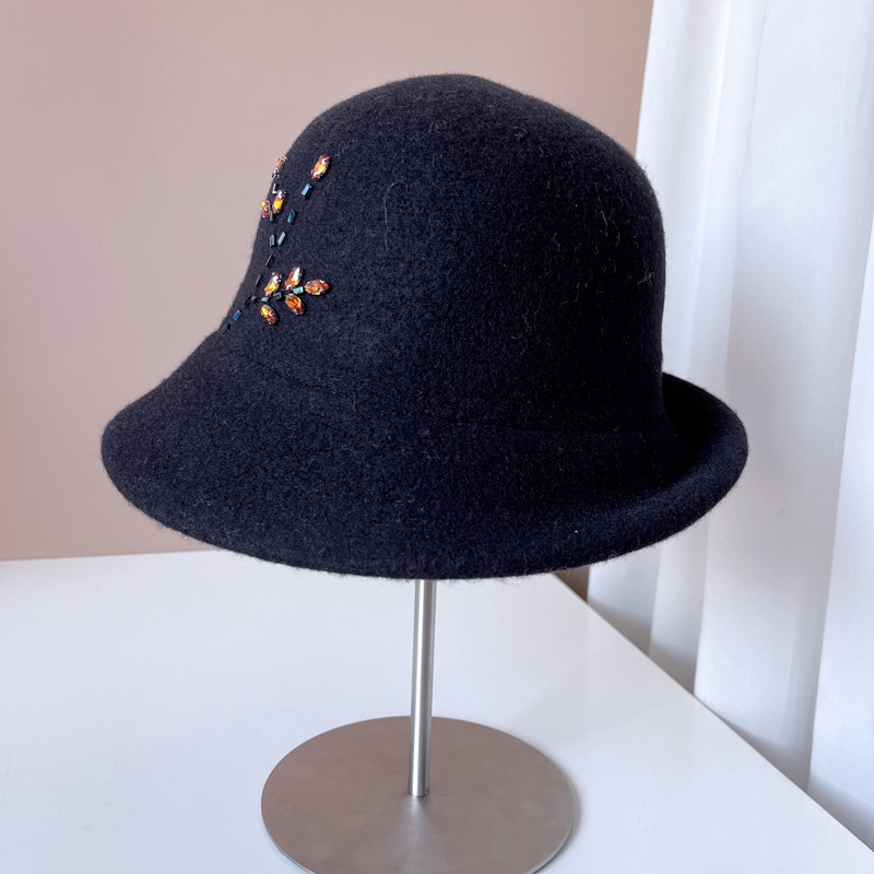 Women's Retro Simple Style Plant Crimping Bucket Hat display picture 14